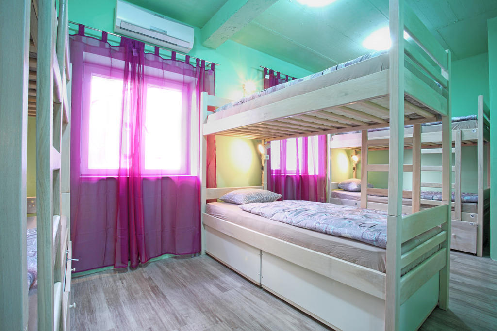 My Way Hostel Zagreb Ruang foto