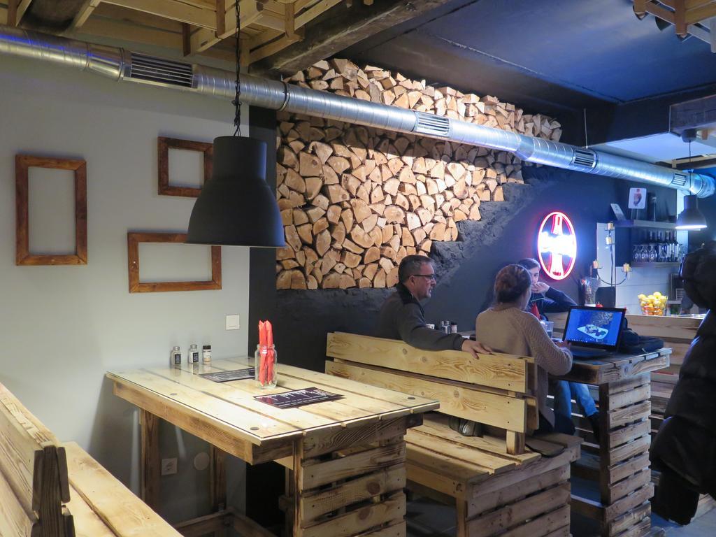 My Way Hostel Zagreb Bagian luar foto